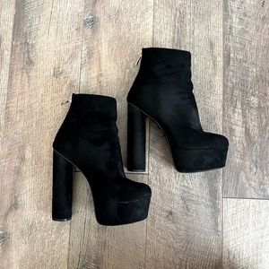Black heel boots